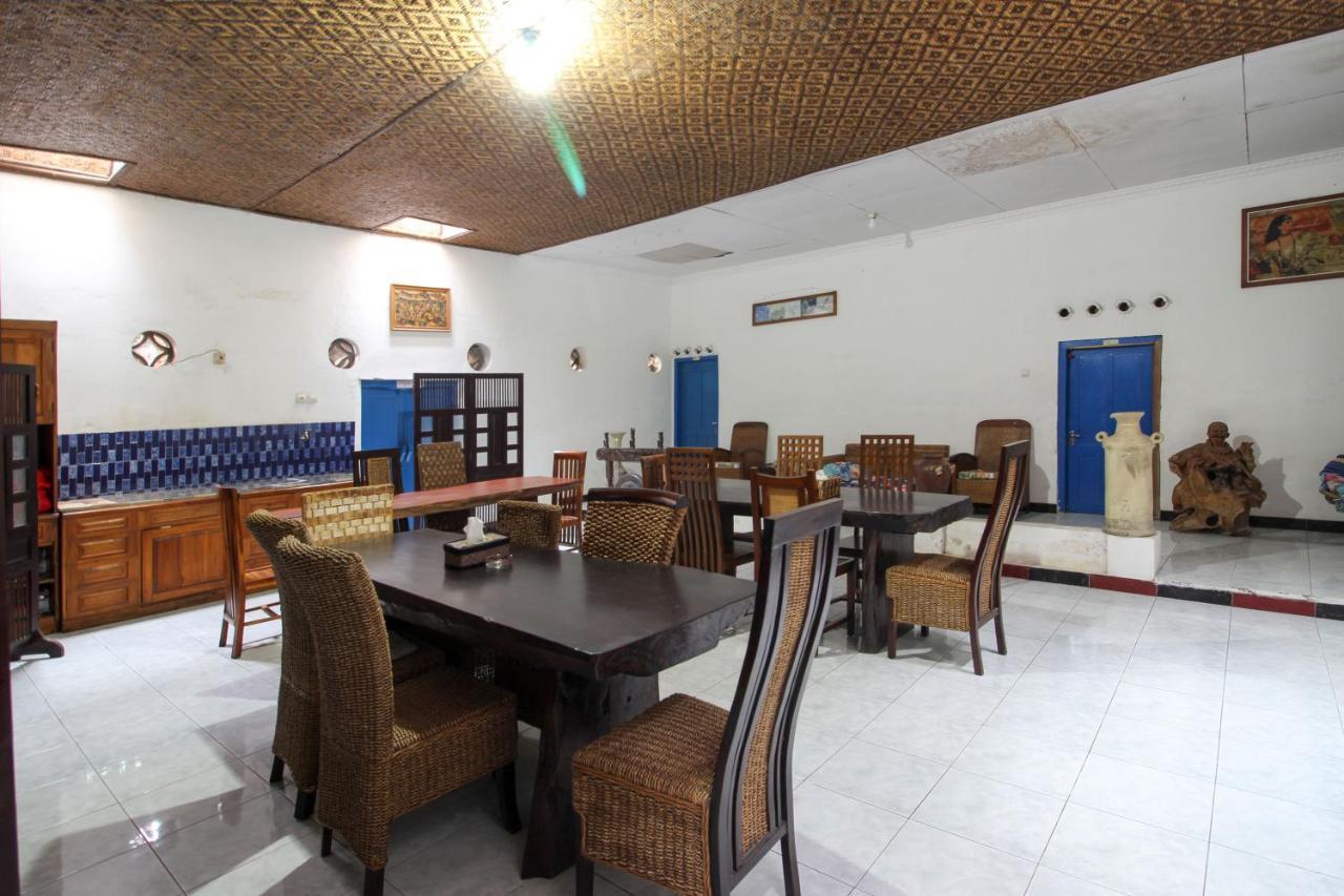 Reddoorz Near Rumah Sakit Wirosaban Salakan Exterior foto